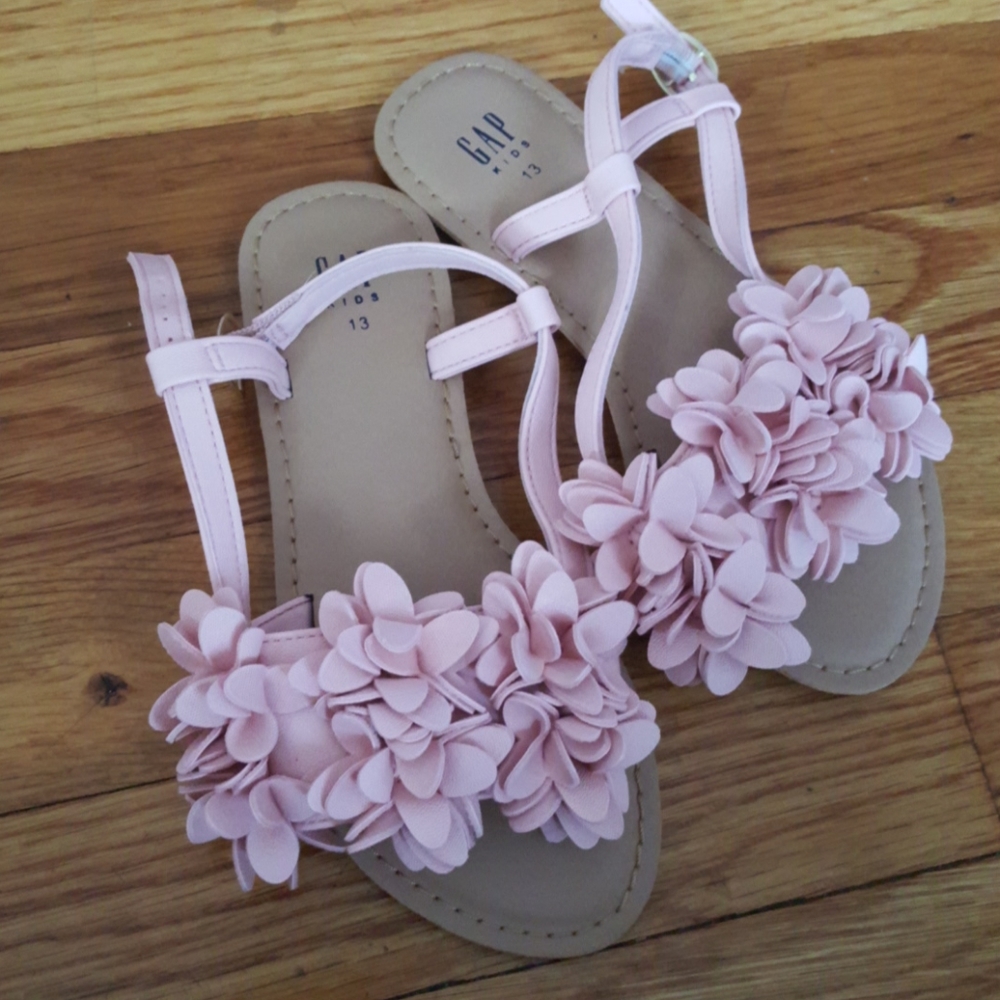NEW Gap sandals!!! Girls! Never worn
